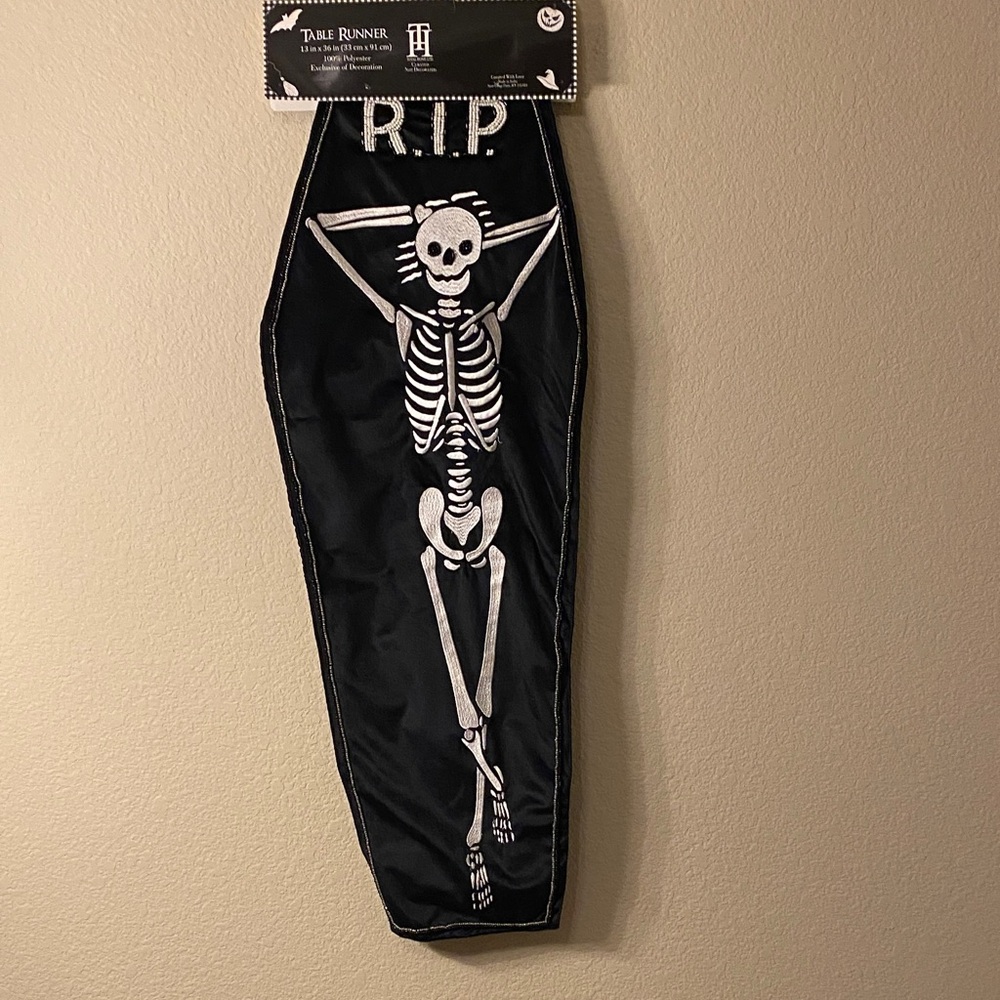 Skeleton Coffin Decor - Black